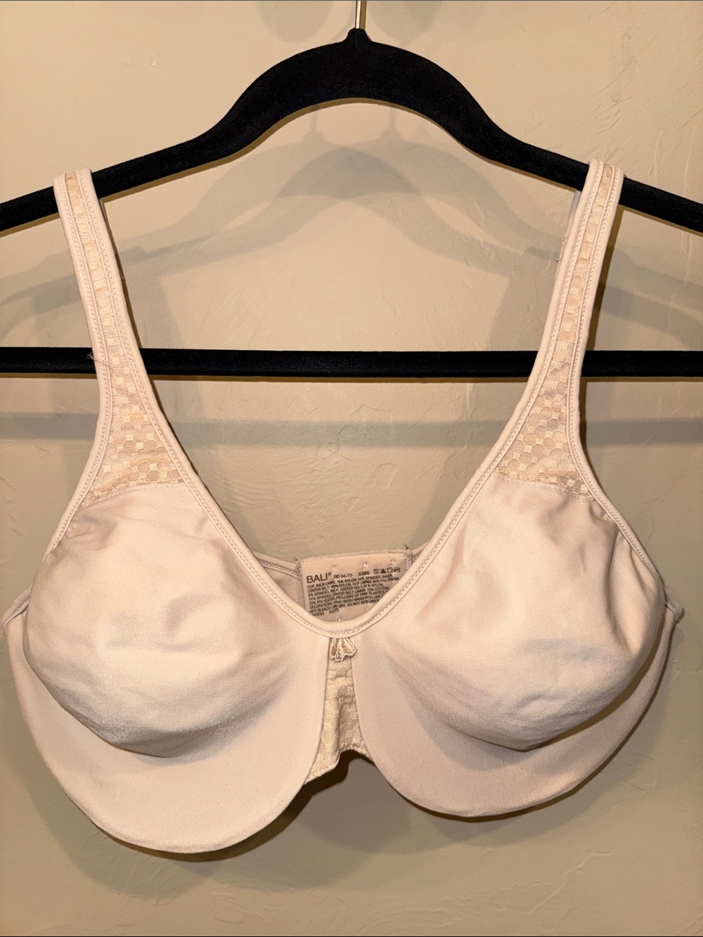 Bali Cream Underwire Full Coverage Bra with Lace Trim